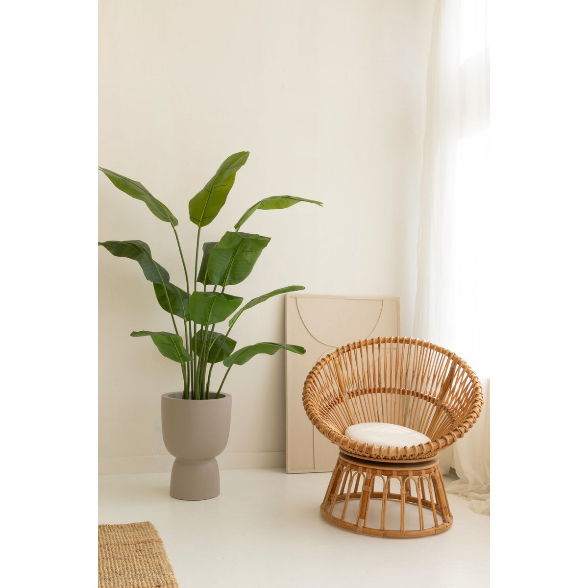 Kunst bananenplant 150 cm met 12 grote bladeren, perfect voor een tropische sfeer in je huis, kantoor of winkel.