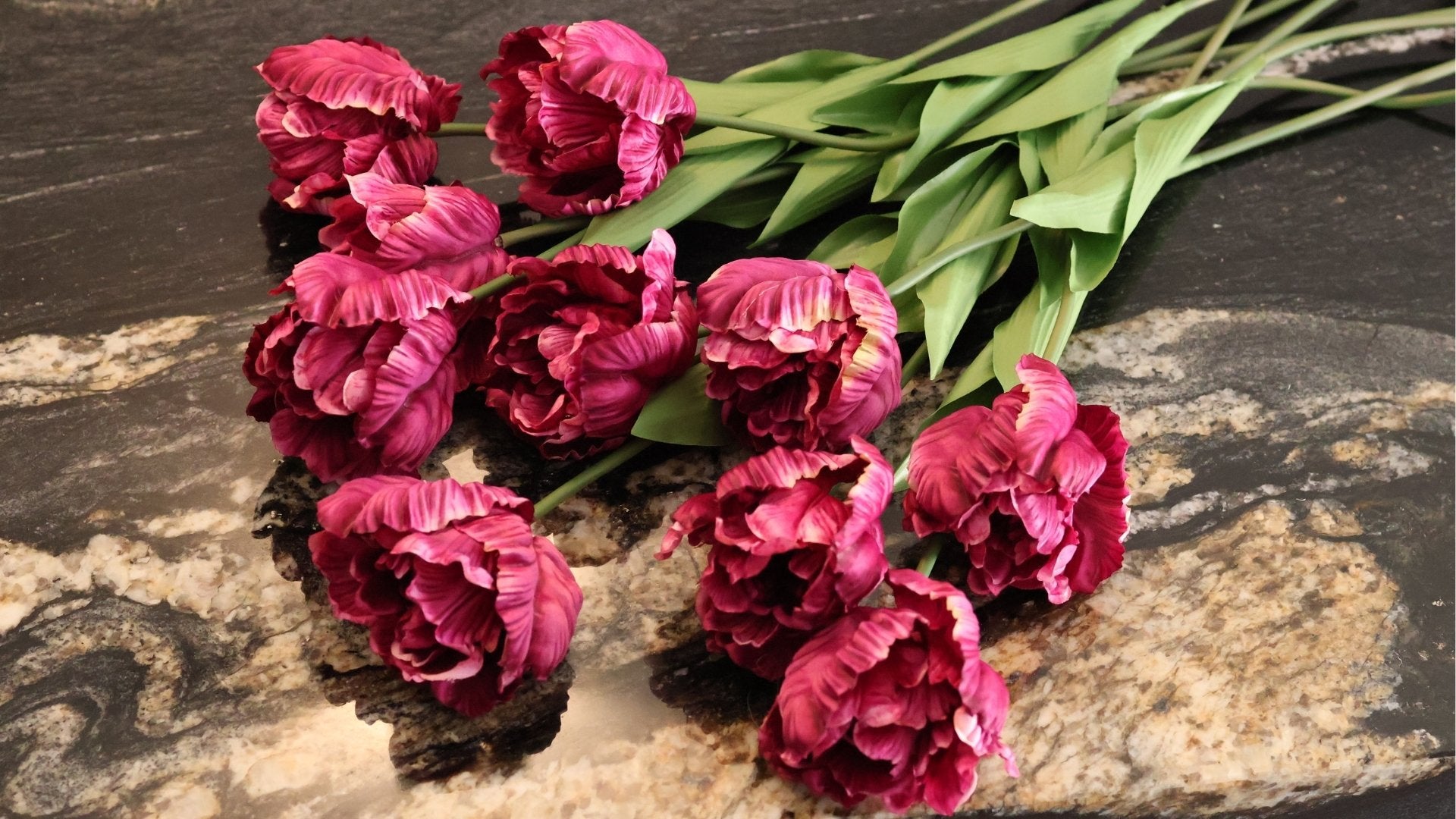 Kunstbloemen tulpen gemaakt van zijden bloemen